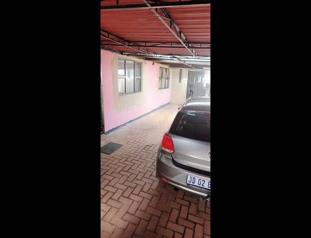 2 BEDROOM HOUSE FOR SALE IN ENNERDALE EXT 1